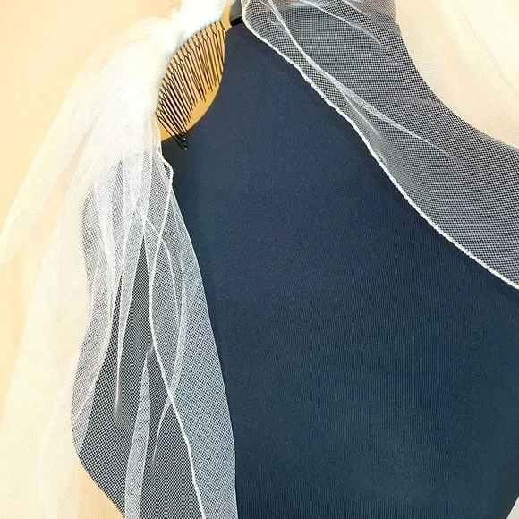 Scalloped Edge Lace Bridal Veil - Picture 9 of 16